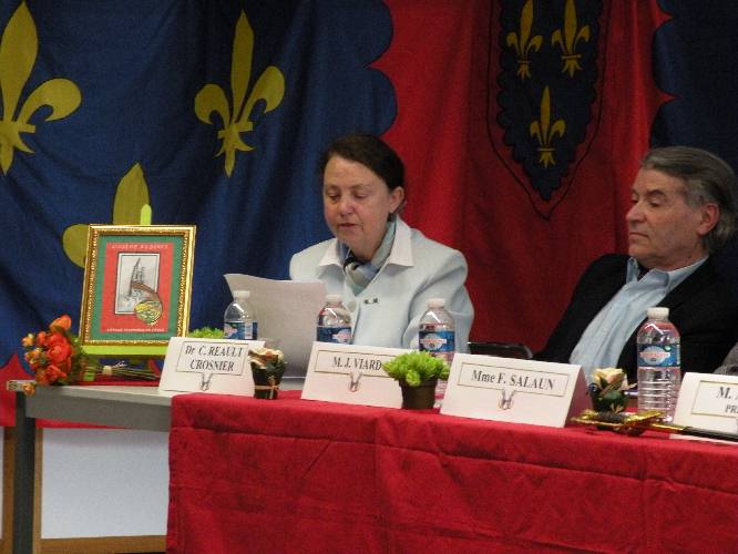 Catherine Rault-Crosnier, prsidente du prix annuel de l'Acadmie du Berry, pendant le discours de remise du prix 2009  M. Jacques Viard.