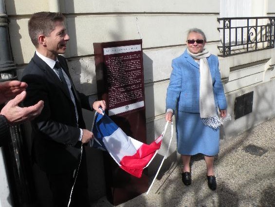 Le 7 mars 2015, dvoilement du nouveau totem devant la maison natale de Maurice Rollinat,  Chteauroux.