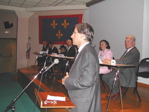 Jean-Christophe RUFIN prononant son discours de rception  l'Acadmie Berrichonne, le 29 mars 2003.