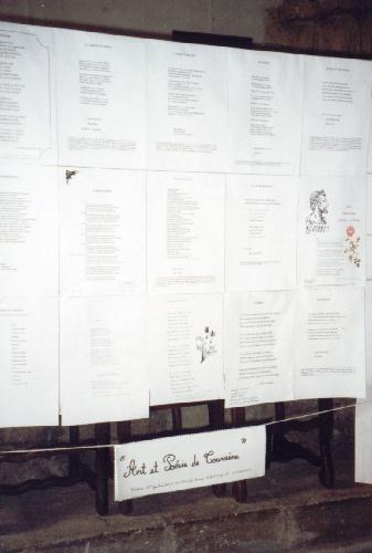 Pomes exposs par les membres d'Art et Posie de Touraine, au Mur de posie de Tours 2000
