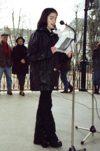 Vanessa DESHAIX, au jardin des Prbendes, le 29 mars 2000.