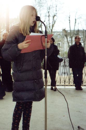 Sarah GOLO, au jardin des Prbendes, le 29 mars 2000.