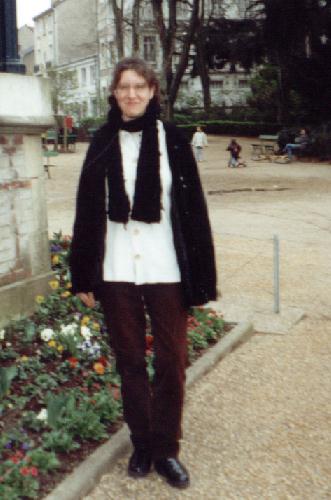 Ethel KIRSZBAUM, au jardin des Prbendes  Tours, le 29 mars 2000.
