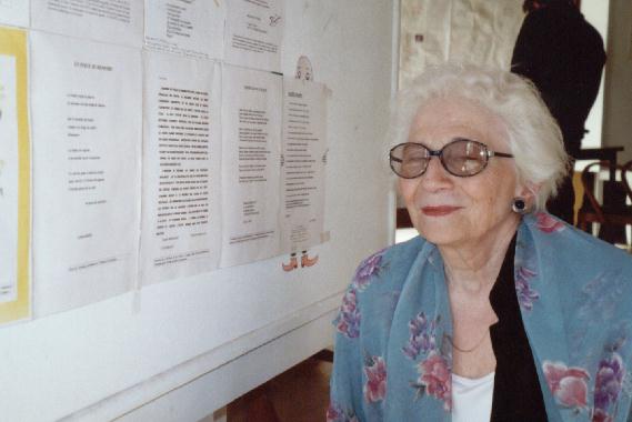 Arlette RIDEL au Mur de posie de Tours 2001.