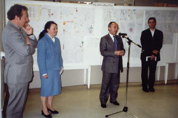 Discours de Monsieur Dominique SCHMITT, prfet d'Indre-et-Loire, lors de l'inauguration du Mur de posie de Tours, le 20 mars 2002