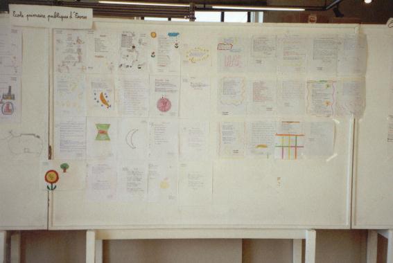 Panneau n 2 des lves du groupe scolaire J. Bourreau d'Esvres-sur-Indre expos au "Mur de posie de Tours" 2002.