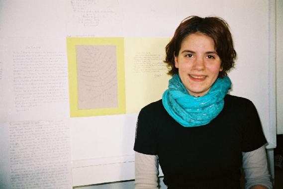 Pauline P. au "Mur de posie de Tours" 2002.