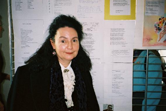 Jacqueline LEMATRE au "Mur de posie de Tours" 2002.