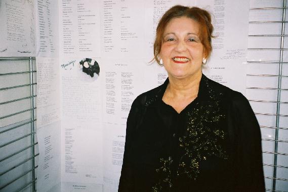 Bernadette BELLUOT-BEAUJEAN au "Mur de posie de Tours" 2002.