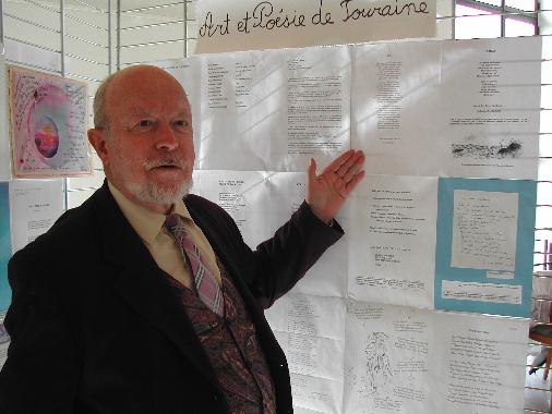 Jean-Jacques ARVERS au "Mur de posie de Tours" 2003.