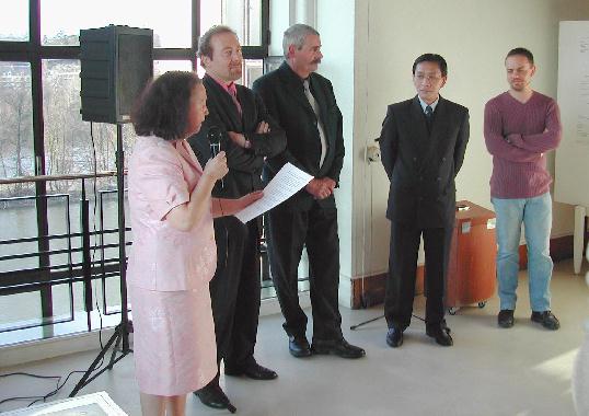 Inauguration du "Mur de posie de Tours" 2003 - Prsentation de l'exposition par Catherine RAULT-CROSNIER, organisatrice.