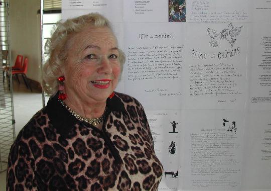 Irna DUBREUIL au Mur de posie de Tours 2003.