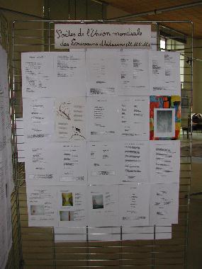 Panneau n 1 des membres de l'Union Mondiale des crivains Mdecins, expos au "Mur de posie de Tours" 2003.