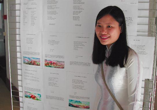 Thanh Nga NGUYEN au Mur de posie de Tours 2003.