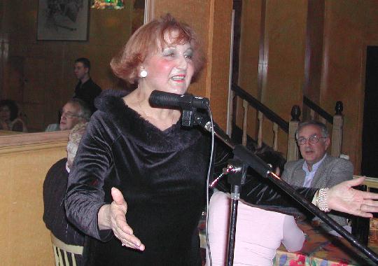 Bernadette BELLUOT-BEAUJEAN au Banquet de la posie de Tours, le 14 mars 2004.
