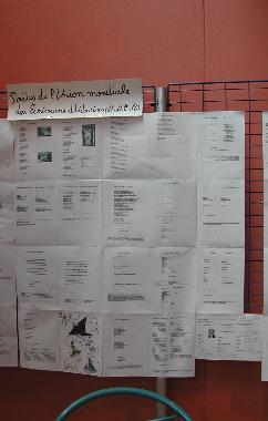 Panneau n 2 des membres de l'Union Mondiale des crivains Mdecins, expos au Mur de posie de Tours 2004.