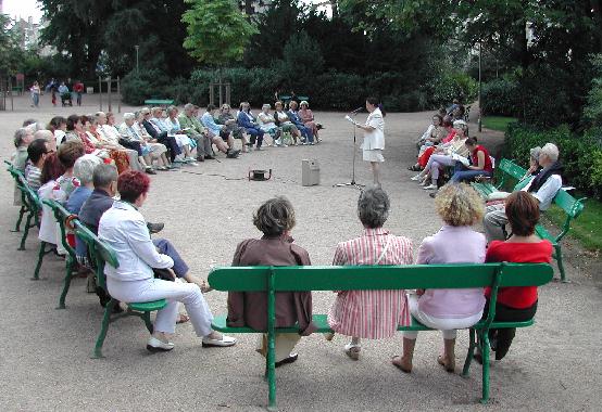 6mes Rencontres littraires au jardin des Prbendes  Tours, le 13 aot 2004 sur Catherine d'Amboise.