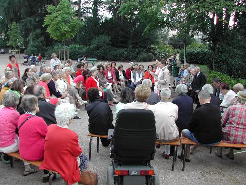 7mes Rencontres littraires dans le jardin des Prbendes  Tours, le 26 aot 2005 sur Gilbert Lelord.
