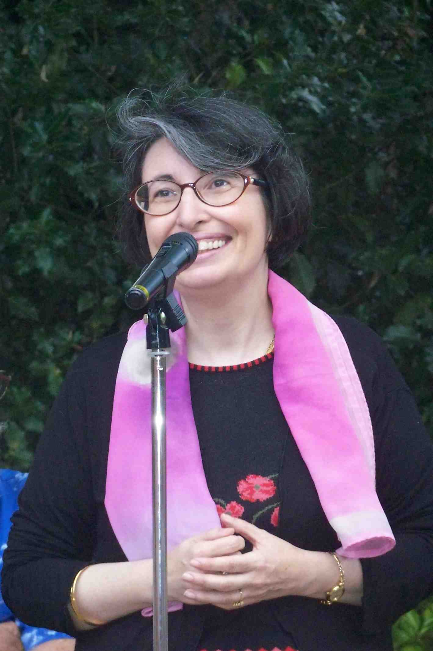 Isabelle Papieau, photographie par Jacques Martin, lors de la Rencontre littraire dans le jardin des Prbendes  Tours, le 3 aot 2007, sur Alain-Fournier et la Touraine.