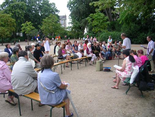 Le public lors de la Rencontre littraire du 1er aot 2008, consacre  labb Pierre.