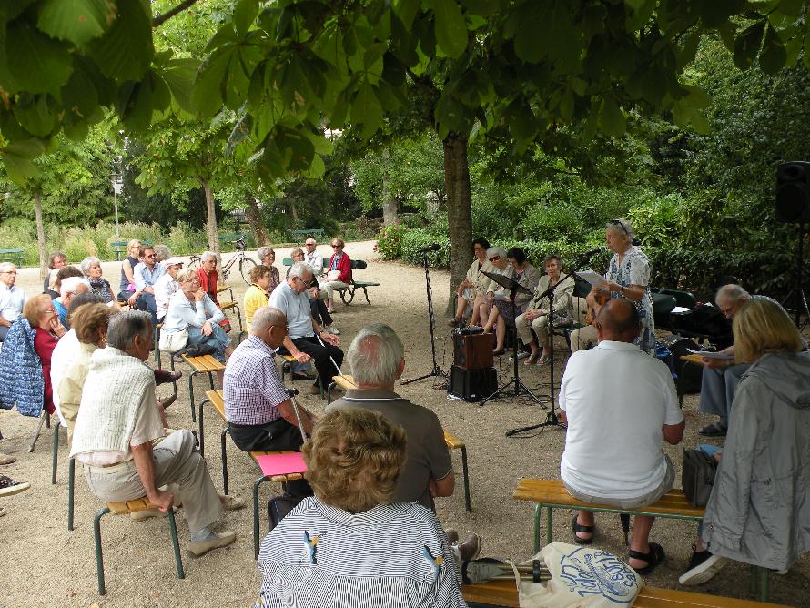 Une partie du public lors de la Rencontre littraire consacre  la vie et  l'uvre de Francis Viel-Griffin, le 9 aot 2019.