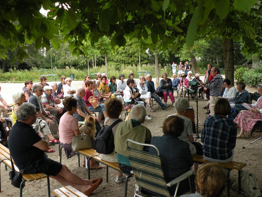 Une partie du public lors de la Rencontre littraire consacre  la posie de Francis Viel-Griffin, le 16 aot 2019.