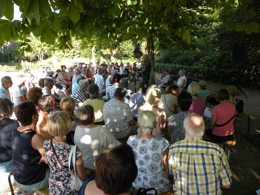 Une partie du public lors de la Rencontre littraire consacre  Jean-Luc Porhel, le 30 aot 2019